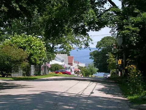 108 Brinton Ave, Warwick, RI 02889 photo 4