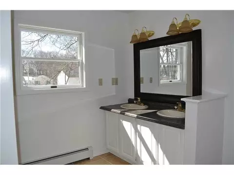 200 Potters Ave, Warwick, RI 02886 photo 8