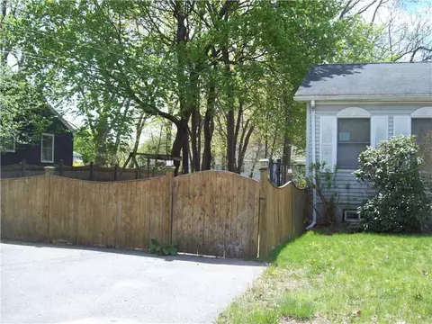 200 Potters Ave, Warwick, RI 02886 photo 2