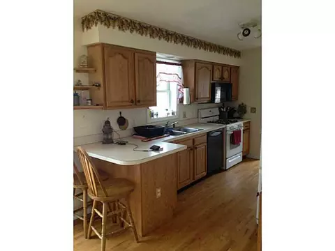 875 Ten Rod Rd, Exeter, RI 02822 photo 2