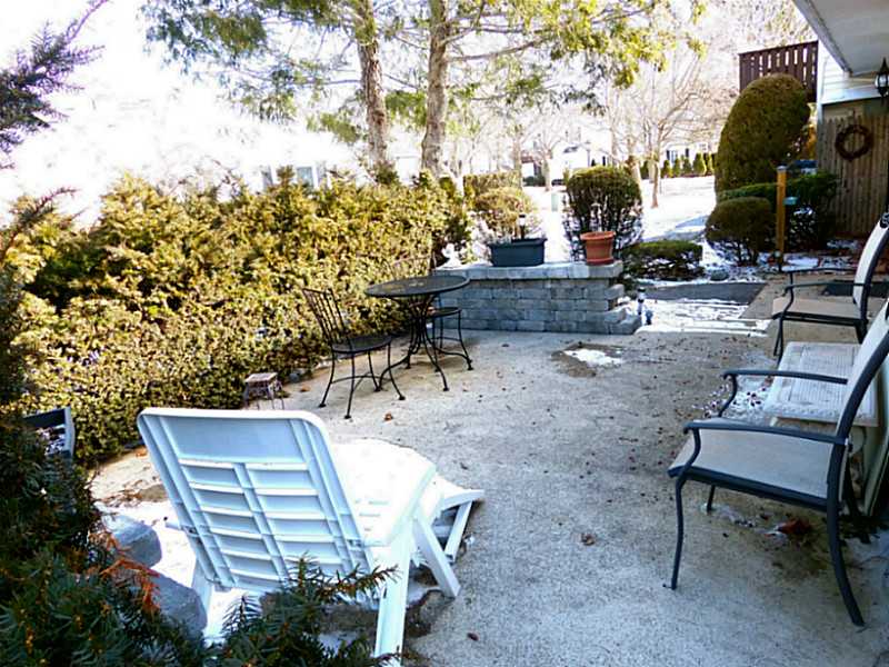 102 Edaville Ct, Warwick, RI 02886 photo 4