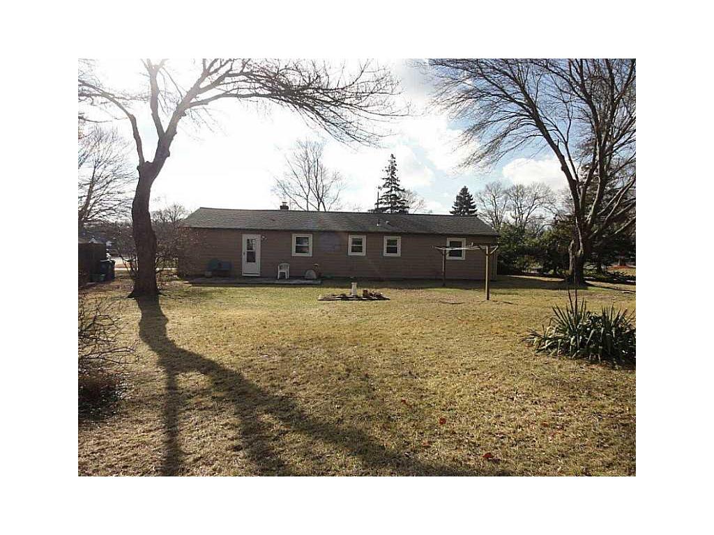 5 Metropolitan Dr, Warwick, RI 02886 photo 4