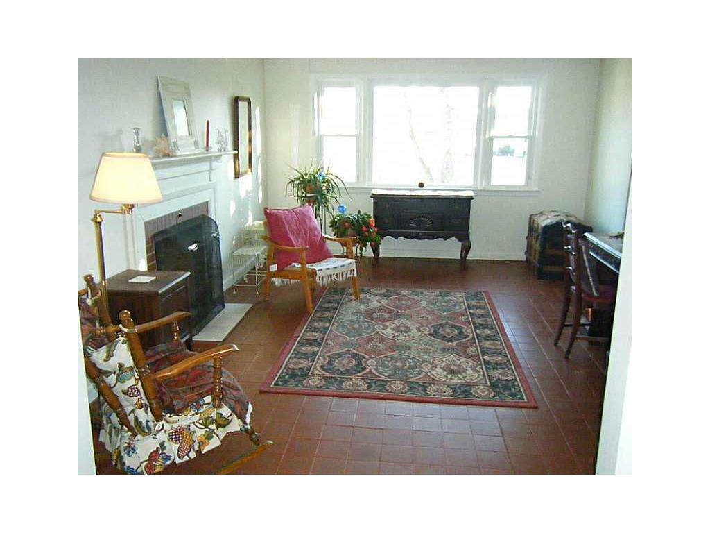 5 Metropolitan Dr, Warwick, RI 02886 photo 7