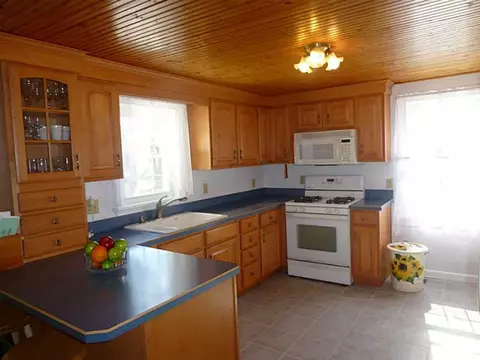 115 North St, Warwick, RI 02886 photo 3