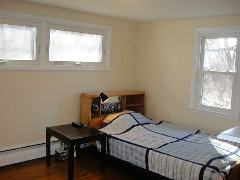 22 Rutherford Ct, Warwick, RI 02886 photo 18