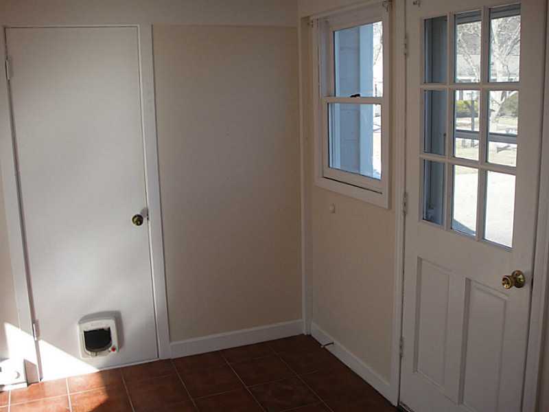 22 Rutherford Ct, Warwick, RI 02886 photo 16