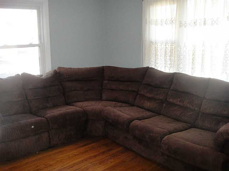 22 Rutherford Ct, Warwick, RI 02886 photo 7