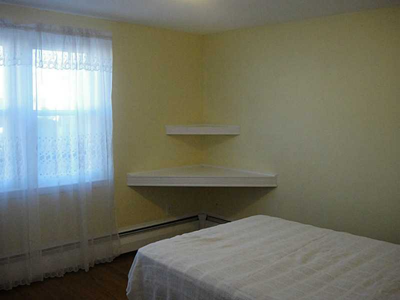 22 Rutherford Ct, Warwick, RI 02886 photo 17