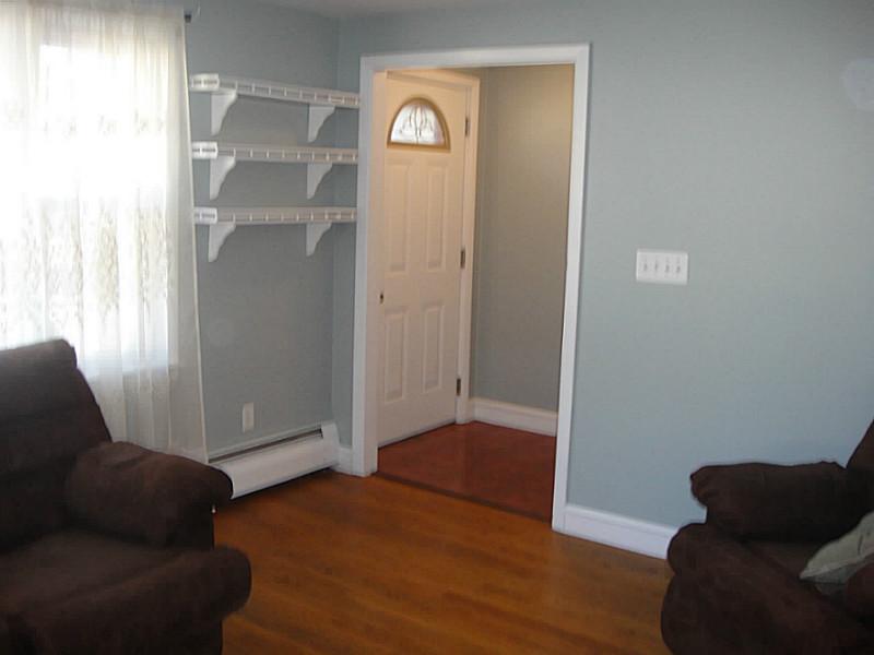 22 Rutherford Ct, Warwick, RI 02886 photo 4