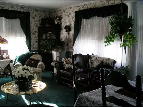 493 S Main St, Woonsocket, RI 02895 photo 4