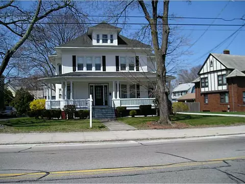 493 S Main St, Woonsocket, RI 02895 photo 3