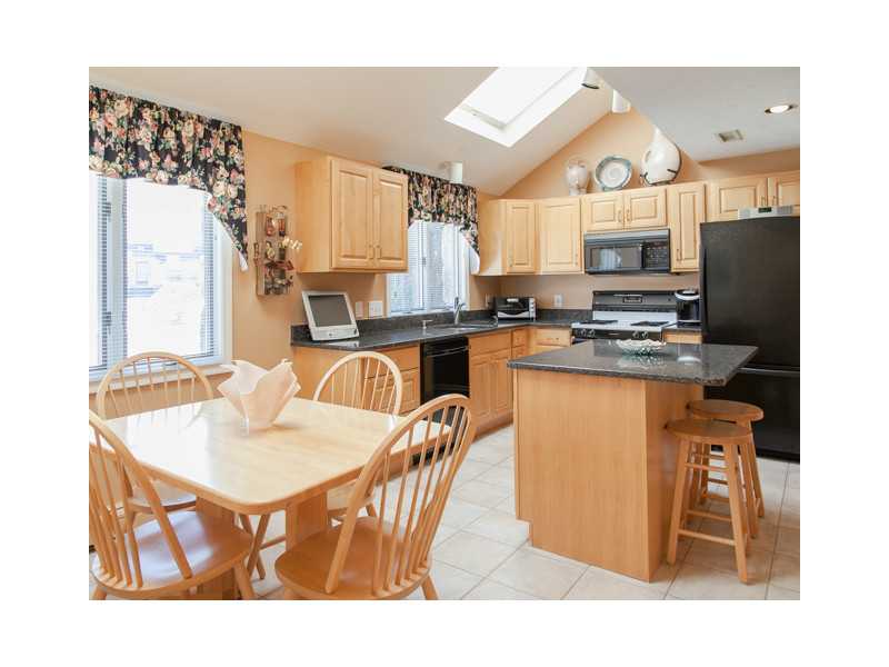 3 Birchtree Cir, Franklin, MA 02038 photo 3