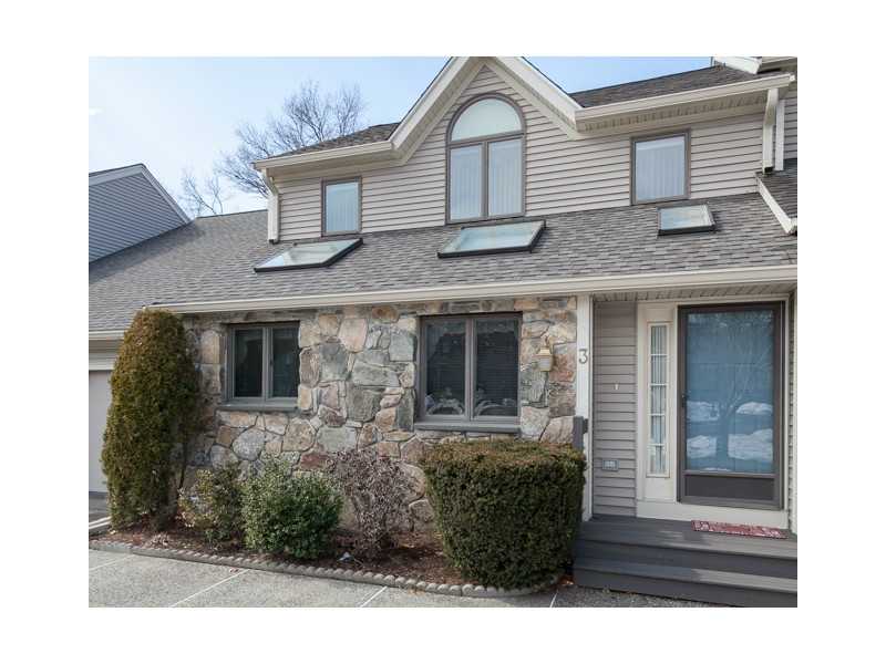 3 Birchtree Cir, Franklin, MA 02038 photo 1