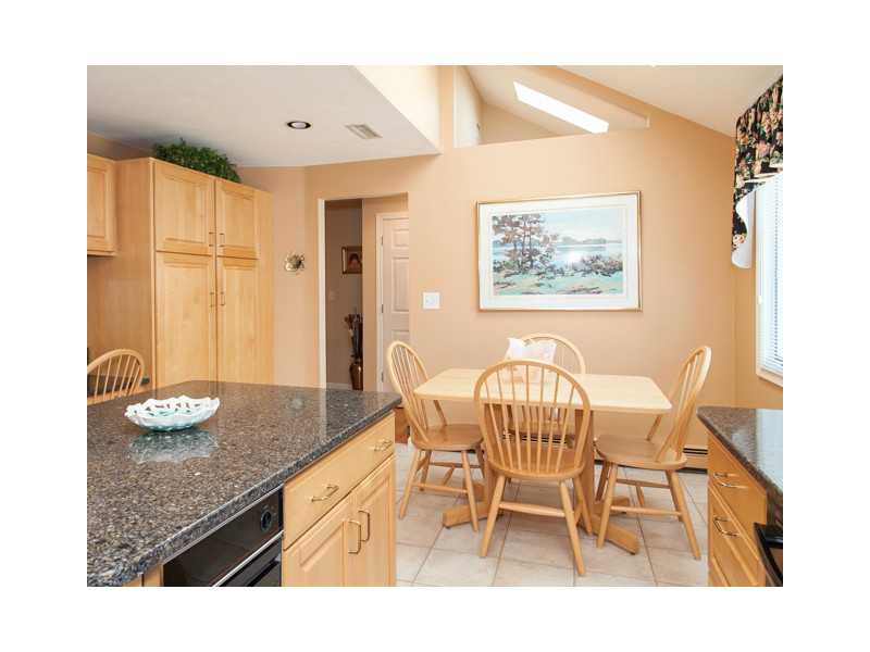 3 Birchtree Cir, Franklin, MA 02038 photo 4