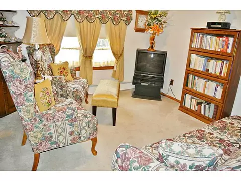 375 Cottage St, Woonsocket, RI 02895 photo 7
