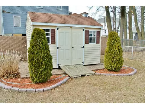 375 Cottage St, Woonsocket, RI 02895 photo 4