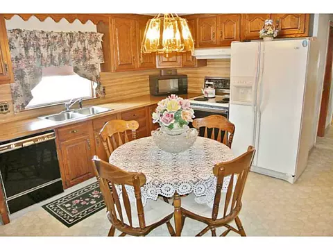 375 Cottage St, Woonsocket, RI 02895 photo 9