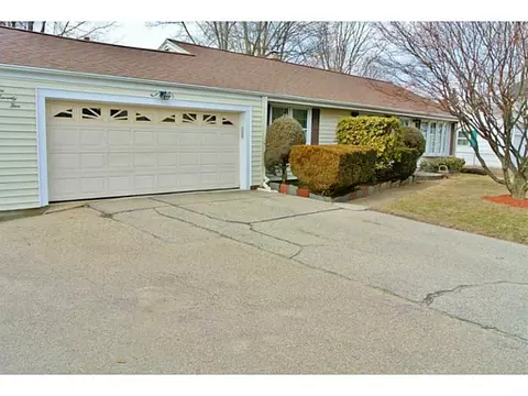 375 Cottage St, Woonsocket, RI 02895 photo 3