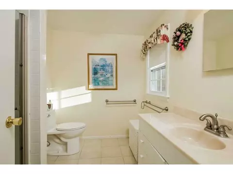 94 Hedgerow Dr, Warwick, RI 02886 photo 19