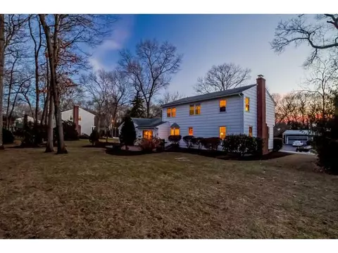 94 Hedgerow Dr, Warwick, RI 02886 photo 4