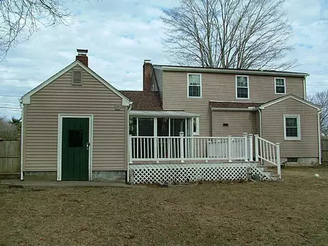 89 Kiwanee Rd, Warwick, RI 02888 photo 4