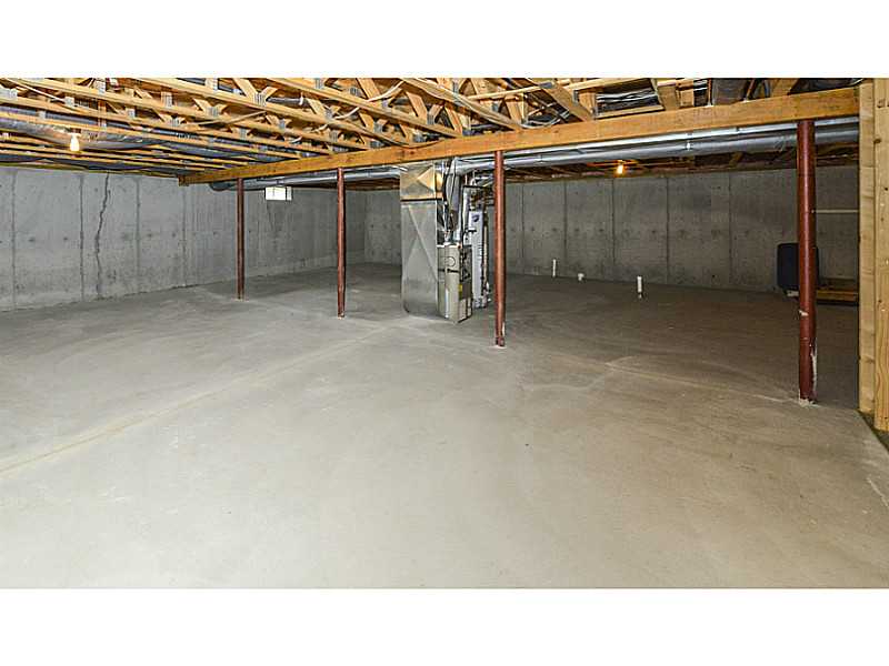45 Carriage Dr, Warwick, RI 02886 photo 23