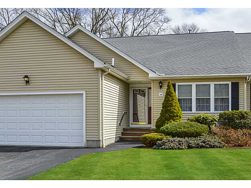 45 Carriage Dr, Warwick, RI 02886 photo 1