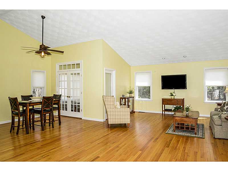 45 Carriage Dr, Warwick, RI 02886 photo 8