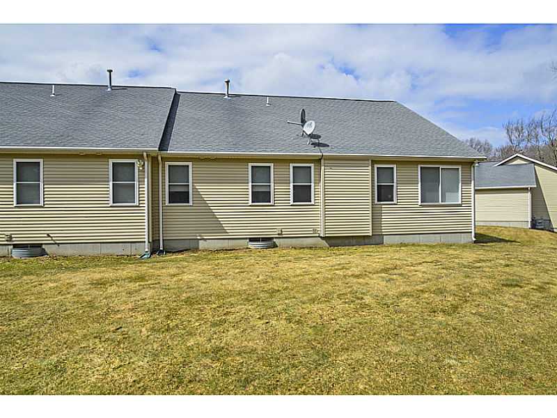 45 Carriage Dr, Warwick, RI 02886 photo 6