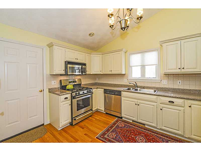 45 Carriage Dr, Warwick, RI 02886 photo 13