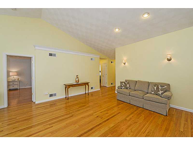 45 Carriage Dr, Warwick, RI 02886 photo 15