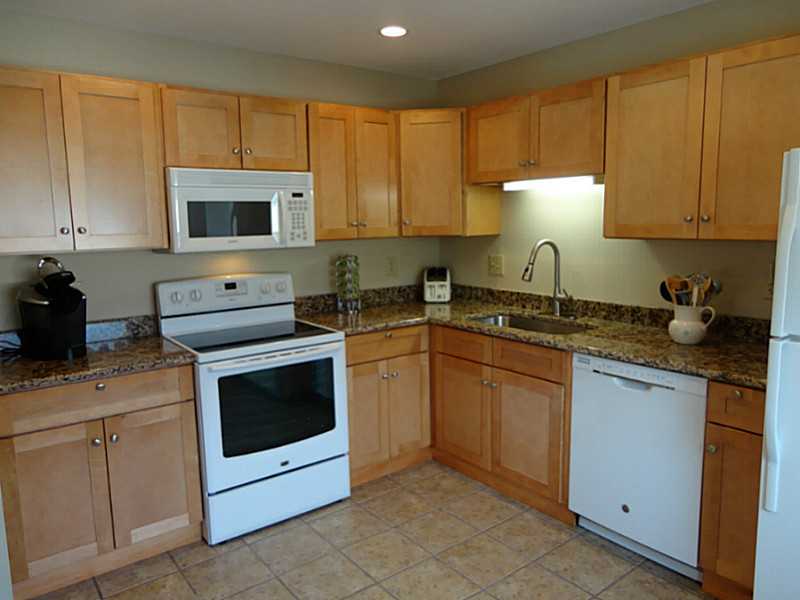 264 Chatham Cir, Warwick, RI 02886 photo 4