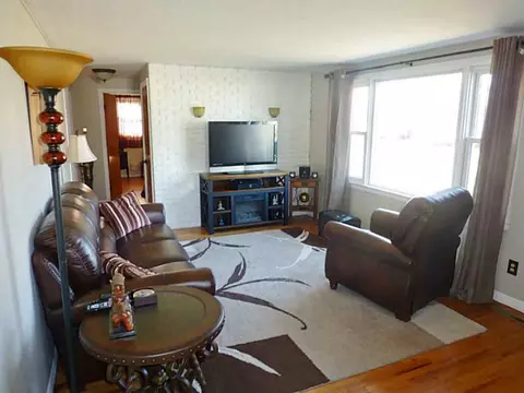 188 Hoxsie Ave, Warwick, RI 02889 photo 3