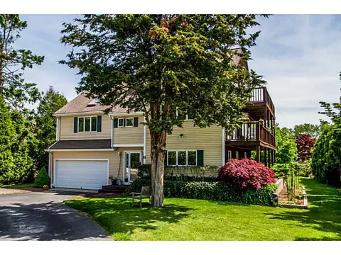6 Pond View Ave, Westerly, RI 02891 photo 1