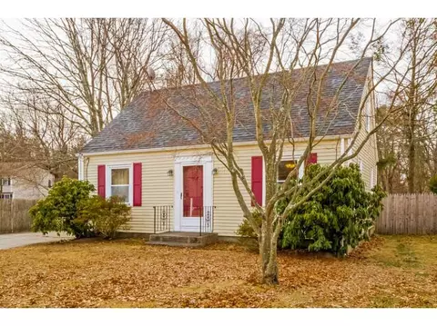 26 Darrow Dr, Warwick, RI 02886 photo 1