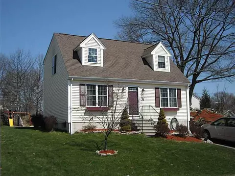 31 Edgewood Ave, Woonsocket, RI 02895 photo 1