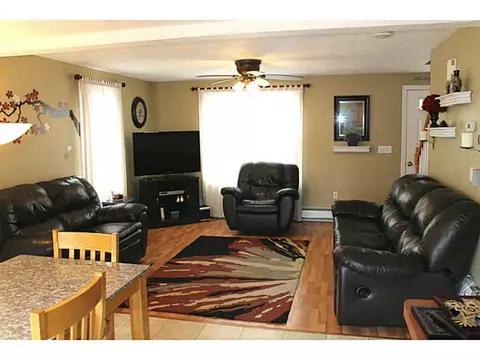 31 Edgewood Ave, Woonsocket, RI 02895 photo 12