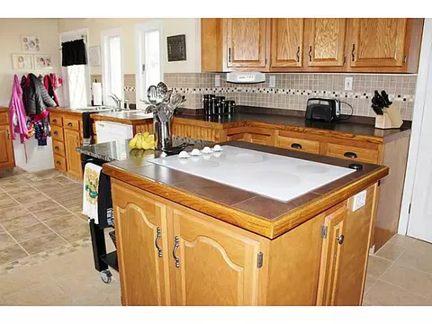 39 Fairfield Ct, Warwick, RI 02889 photo 4