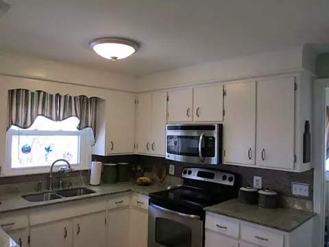 164 Dana St, Woonsocket, RI 02895 photo 9