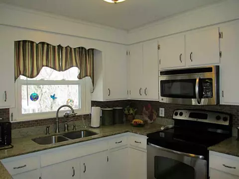 164 Dana St, Woonsocket, RI 02895 photo 8