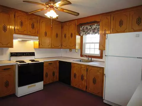 100 Uphill Ave, Warwick, RI 02886 photo 5