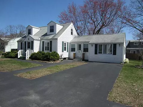 100 Uphill Ave, Warwick, RI 02886 photo 2