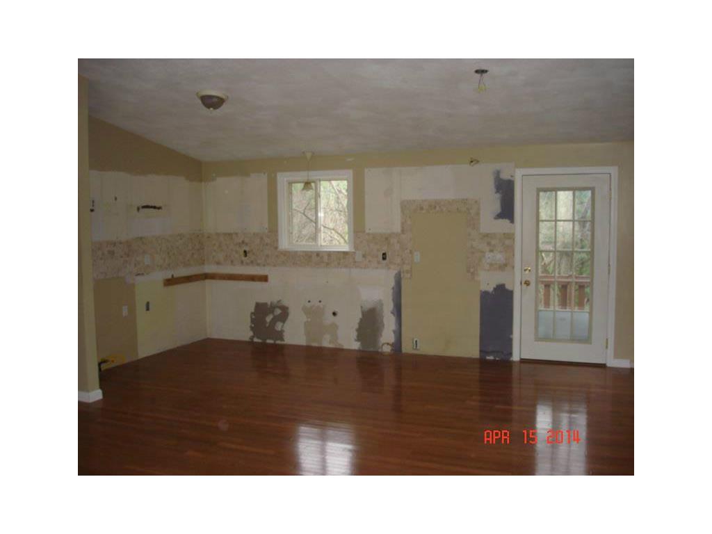 8 Eleanor Dr, Coventry, RI 02816 photo 6