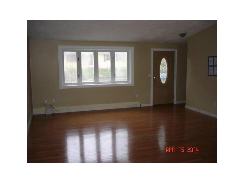 8 Eleanor Dr, Coventry, RI 02816 photo 5