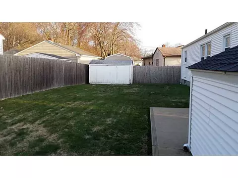 2 Lantern Ln, East Providence, RI 02915 photo 3