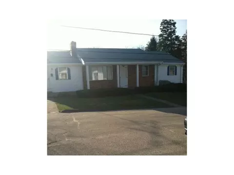 1 Friendly Dr, Warwick, RI 02888 photo 1
