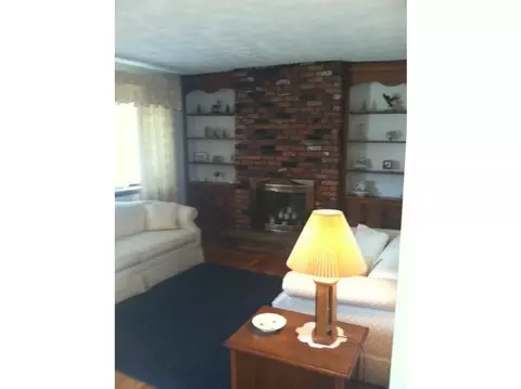 1 Friendly Dr, Warwick, RI 02888 photo 6