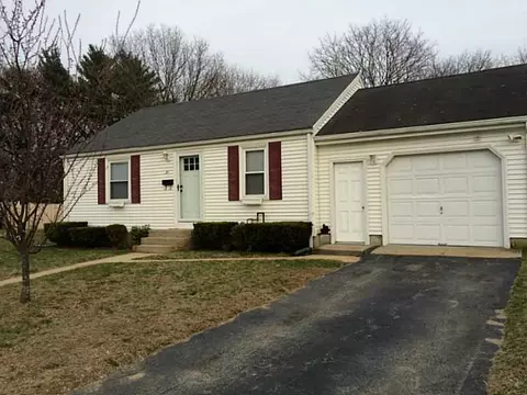 24 Greenpost Ln, Warwick, RI 02889 photo 1