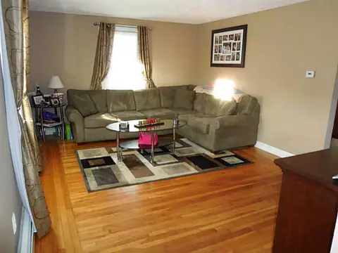 24 Greenpost Ln, Warwick, RI 02889 photo 4