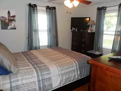 24 Greenpost Ln, Warwick, RI 02889 photo 5
